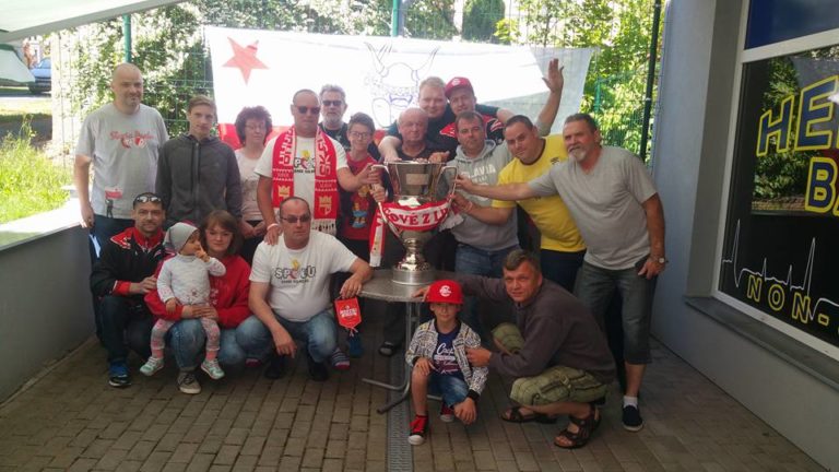 Vikingové ženám Slavie!